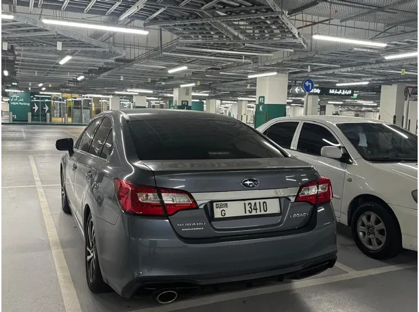 Car image 4