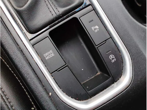 Car image 30