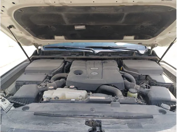 Car image 25