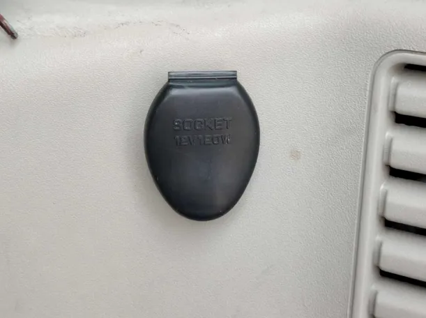 Car image 27