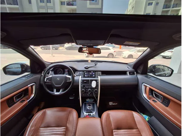 Car image 18