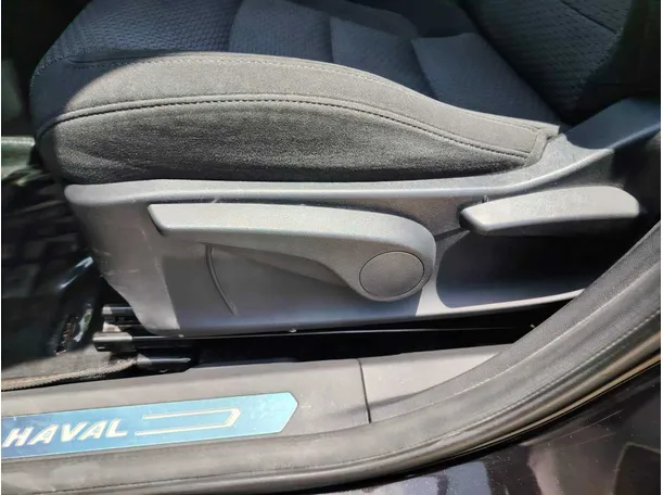 Car image 36