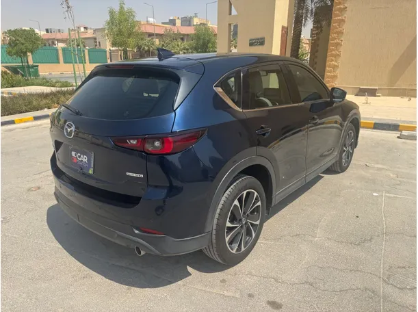 Car image 5