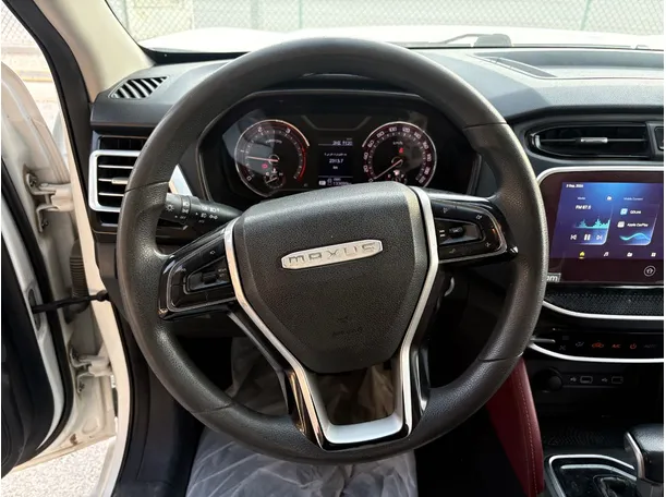 Car image 15