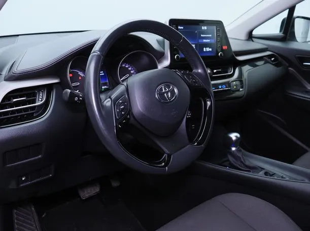 Car image 4