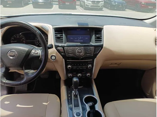Car image 16