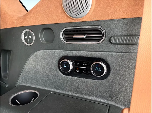 Car image 33