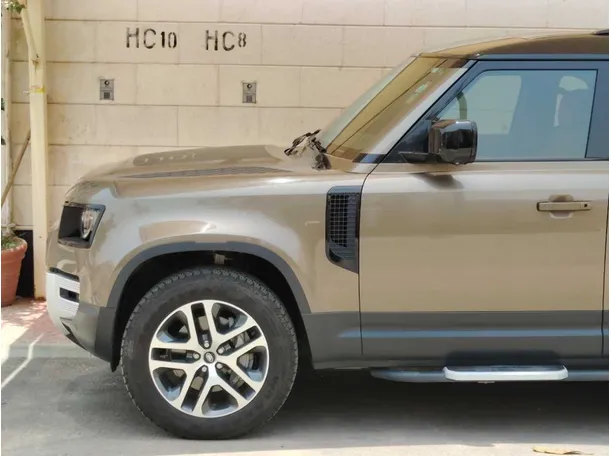 Car image 8