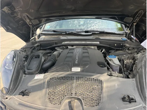 Car image 22