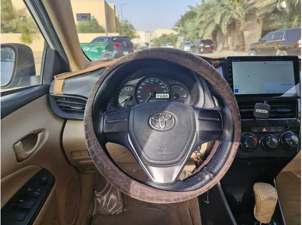 Car image 18