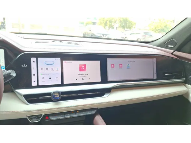 Car image 17