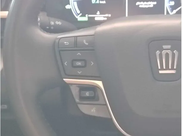 Car image 32