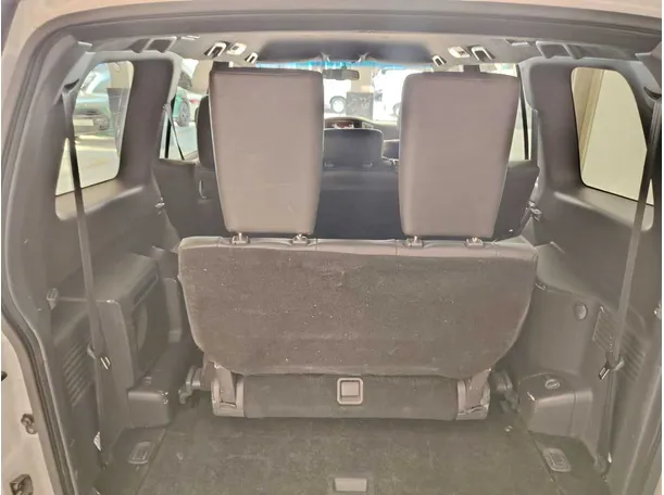 Car image 33