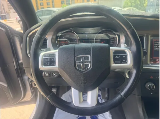 Car image 17