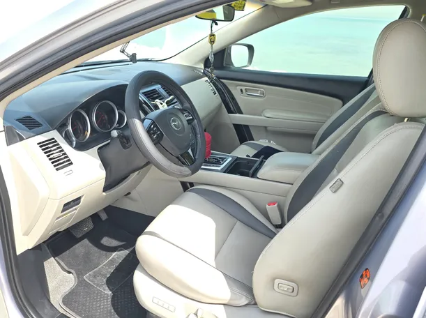 Car image 8