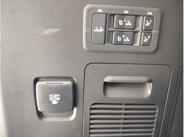Car image 43