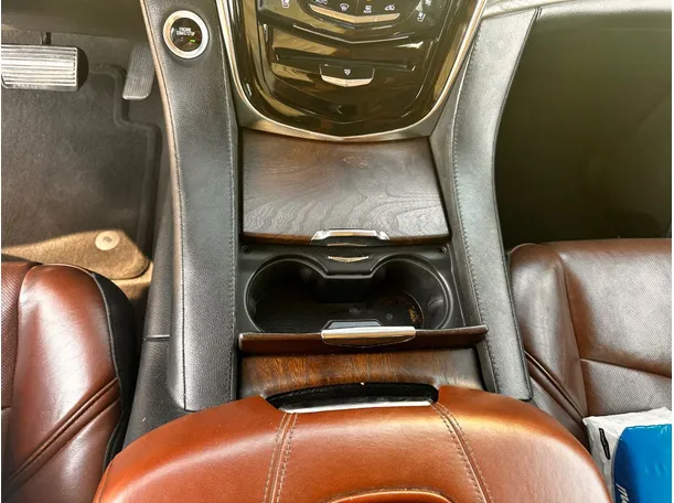 Car image 18