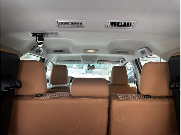 Car image 29