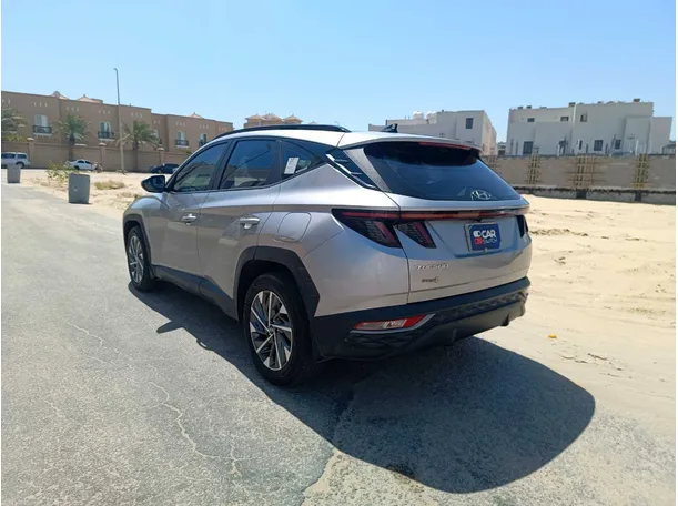 Car image 7
