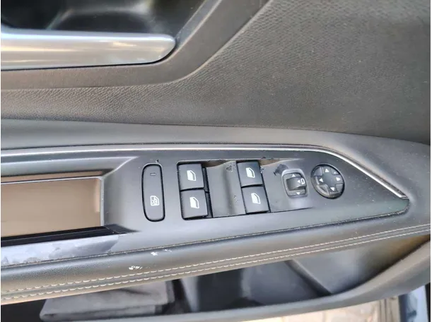 Car image 37
