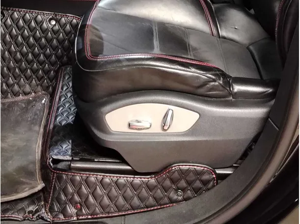 Car image 23