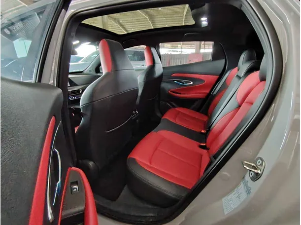 Car image 20