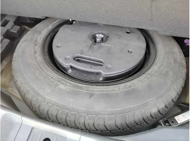 Car image 44