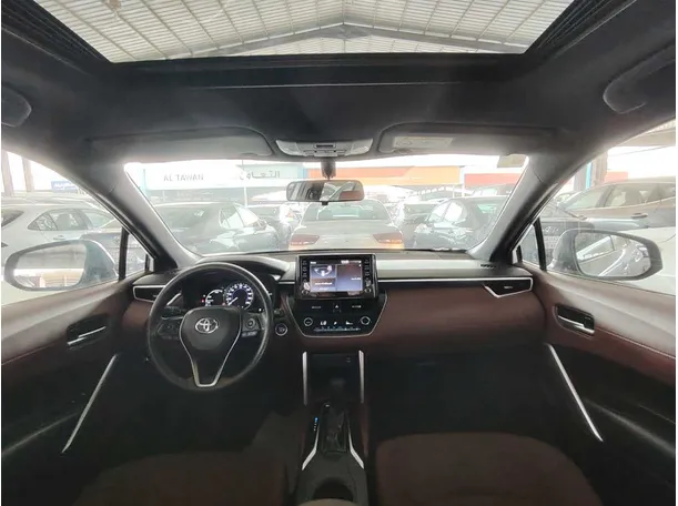 Car image 19