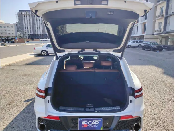 Car image 25