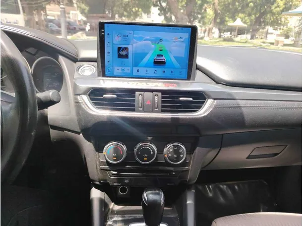 Car image 25