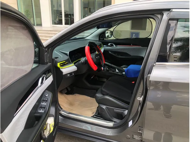 Car image 11