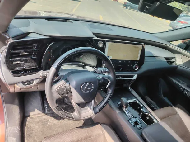 Car image 11