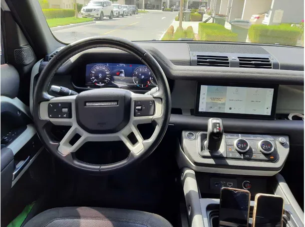 Car image 15