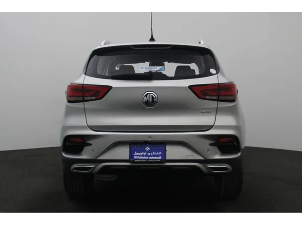 Car image 12