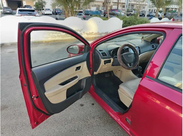 Car image 11