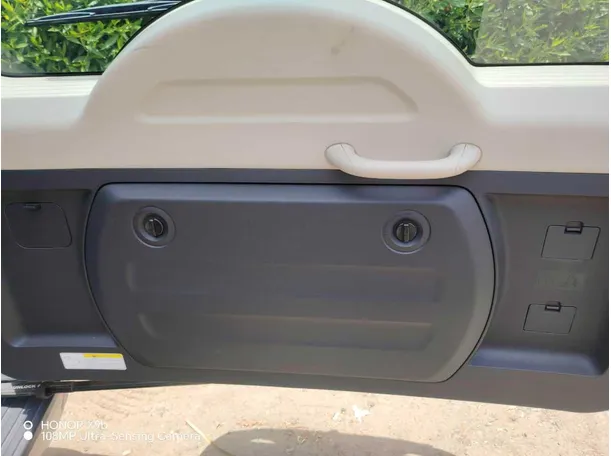 Car image 37