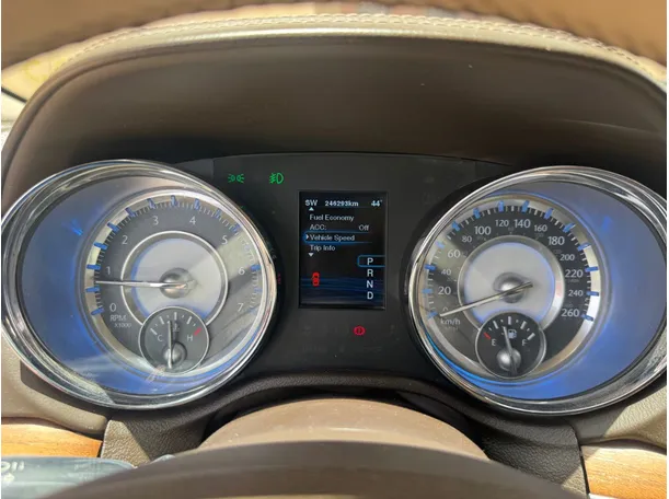 Car image 18