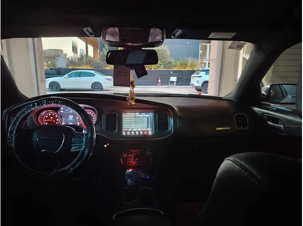 Car image 16