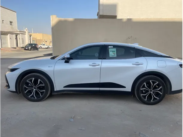 Car image 8