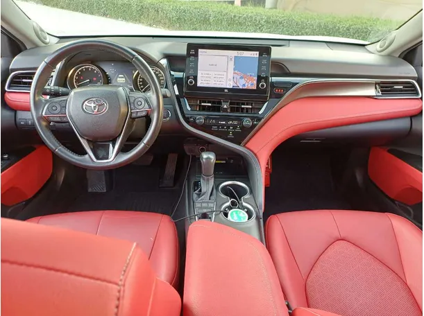 Car image 15