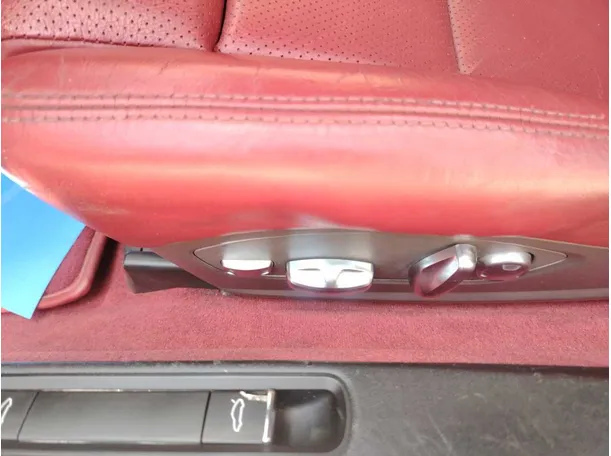 Car image 28