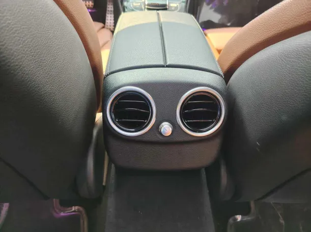 Car image 36