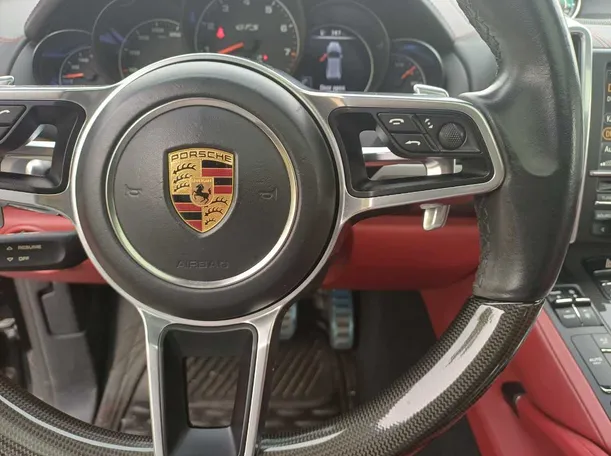 Car image 19