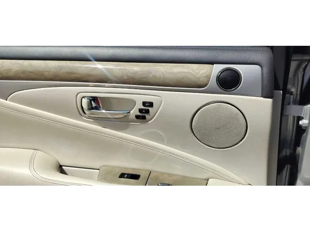 Car image 31