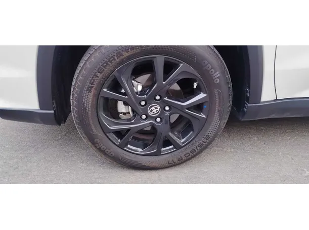 Car image 10