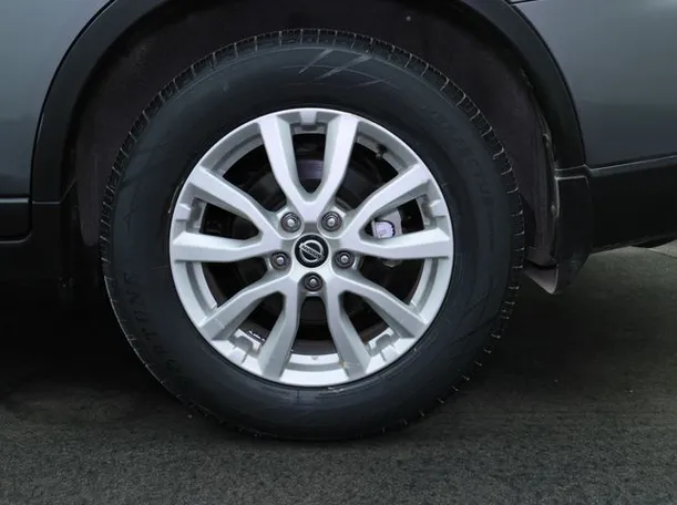 Car image 7