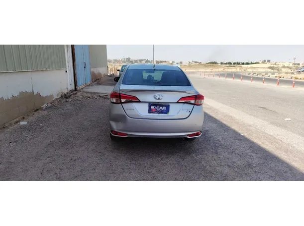 Car image 5