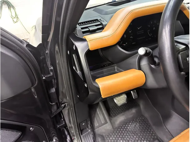 Car image 27