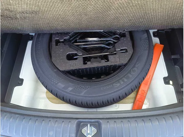 Car image 38