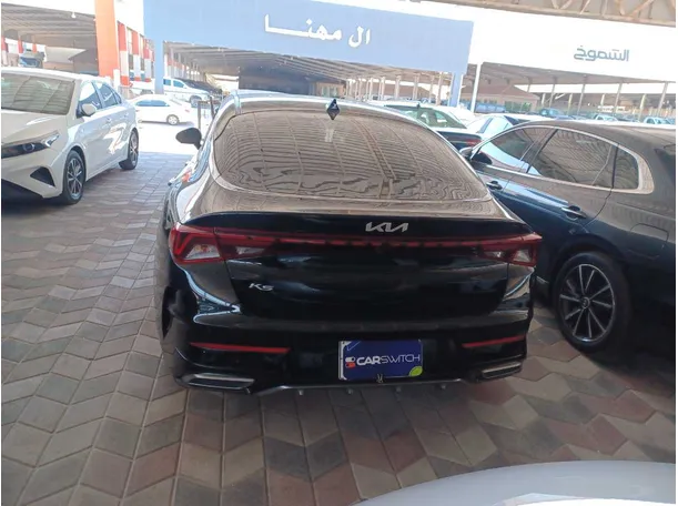 Car image 5